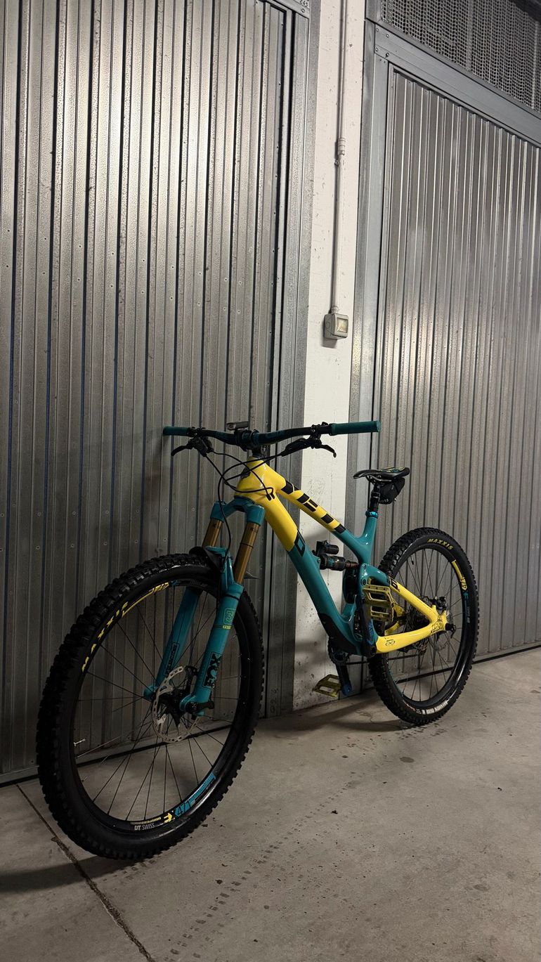 Yeti SB6 TURQ TR 2018 2018 Mountainbike usato, Blu — immagine 4 di 5
