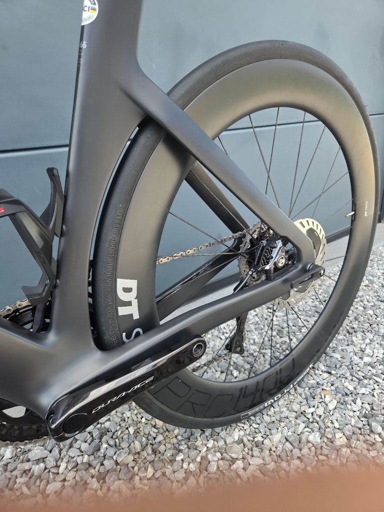 Used Canyon Aeroad CFR Di2 2024 2024 Road & Gravel, Black — image 6 of 10