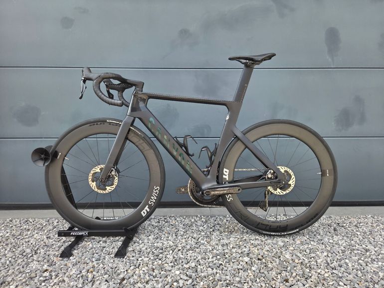 Used Canyon Aeroad CFR Di2 2024 2024 Road & Gravel, Black — image 2 of 10