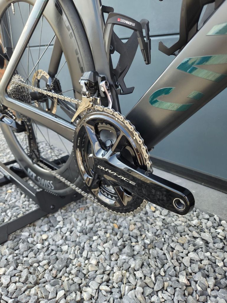 Used Canyon Aeroad CFR Di2 2024 2024 Road & Gravel, Black — image 3 of 10