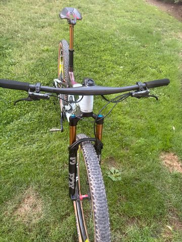 Gebrauchtes Orbea Oiz M10 2027 2027 Mountainbike, Weiß, 29 — Bild 3 von 7