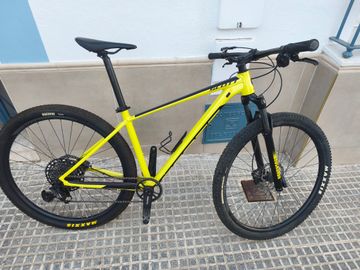 Used Scott Scale 970 2022 2022 Mountainbike, Green, 29 — image 2 of 6