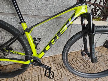 Gebrauchtes Trek Procaliber 9.5 2023 2023 Mountainbike, Schwarz, 29 — Bild 2 von 6