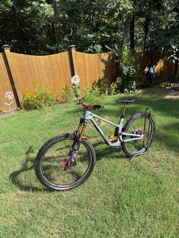 Used Forbidden Dreadnought XT Complete 2021 2021 Mountainbike, Light Gray — image 2 of 4