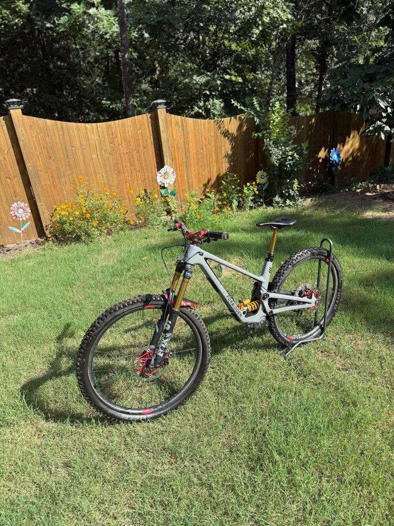 Used Forbidden Dreadnought XT Complete 2021 2021 Mountainbike, Light Gray — image 2 of 4