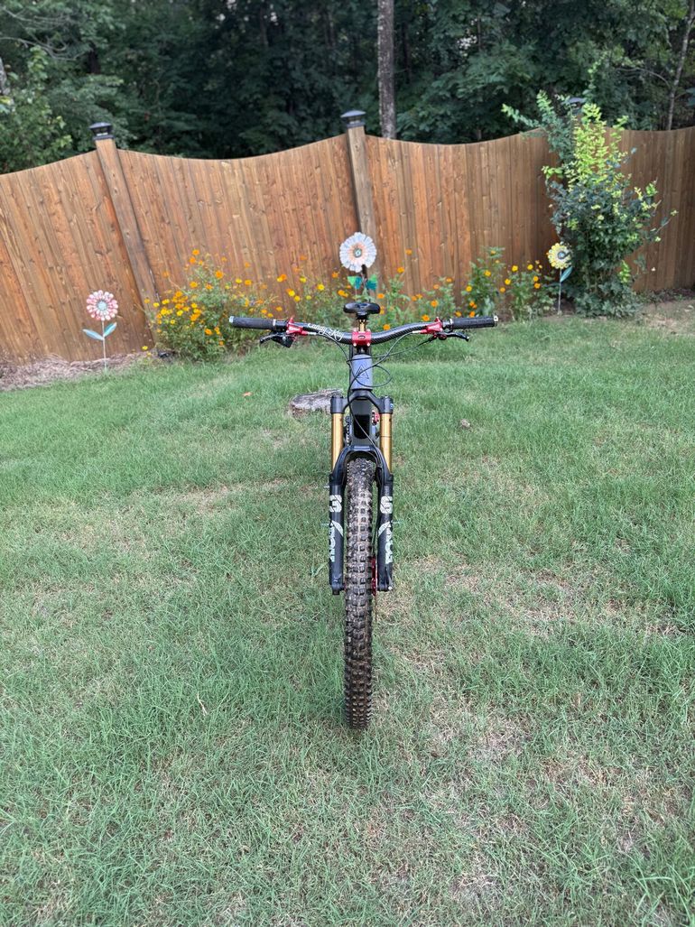 Used Forbidden Dreadnought XT Complete 2021 2021 Mountainbike, Light Gray — image 3 of 4