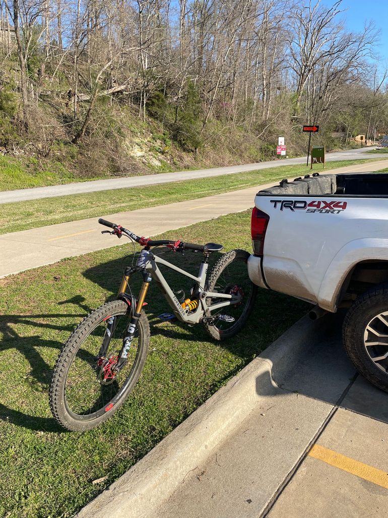 Used Forbidden Dreadnought XT Complete 2021 2021 Mountainbike, Light Gray — image 4 of 4