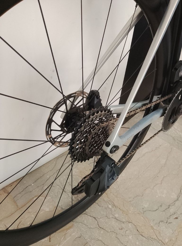 Basso Diamante SRAM Force eTap AXS 2024 Road & Gravel d'occasion — image 3 sur 7