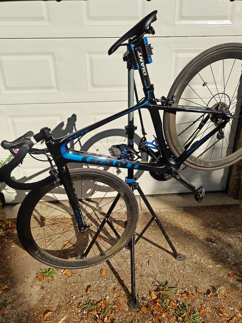 Used Giant Advanced 2013 Road & Gravel, Blue — image 2 of 12