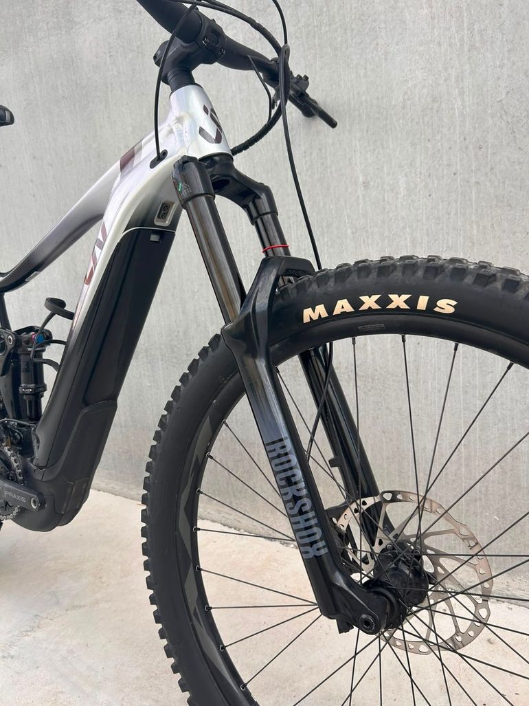 Used Liv Intrigue X E+ 3 2022 2022 Mountainbike, Light Gray, 27.5, 29 — image 3 of 10