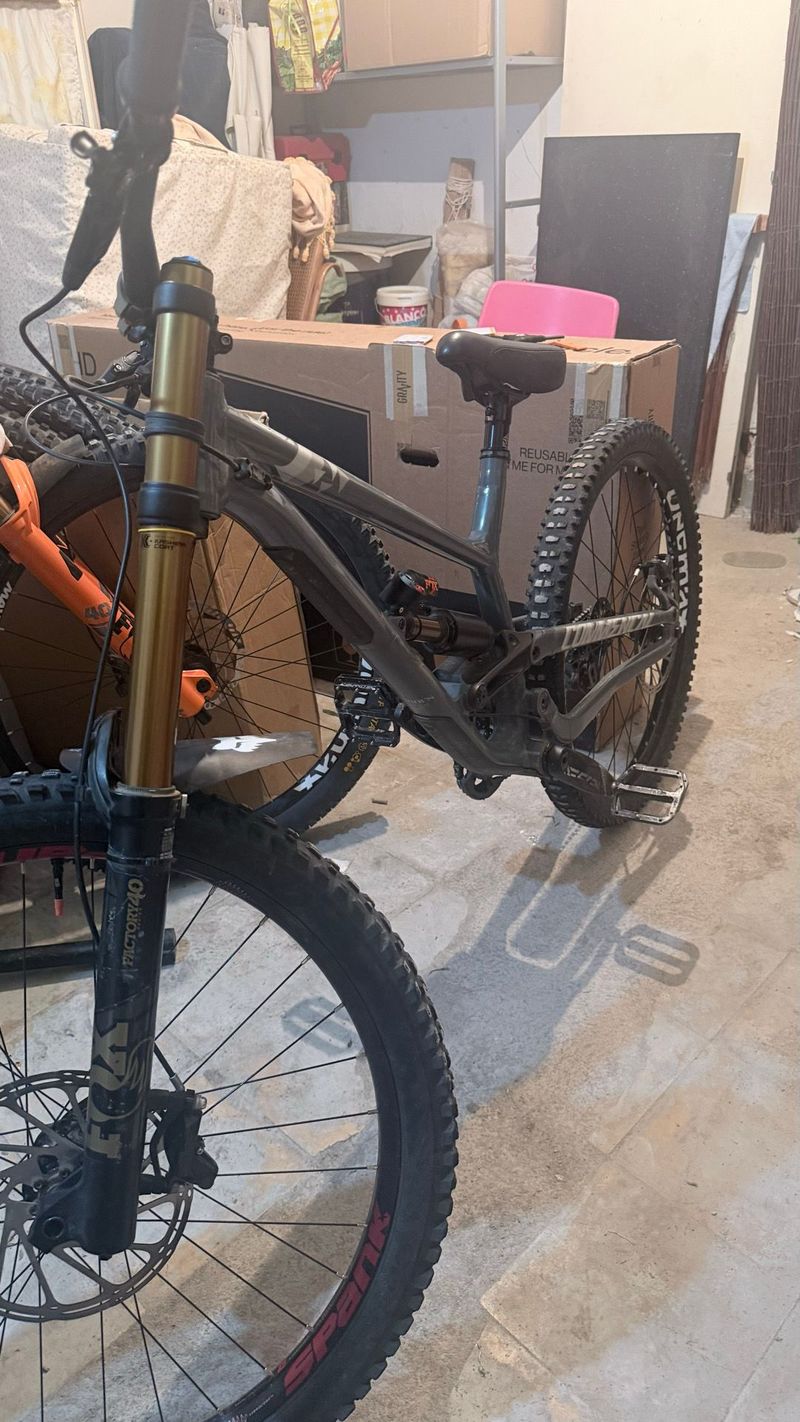 Used Commencal FURIOUS SIGNATURE 2020 2020 MTB