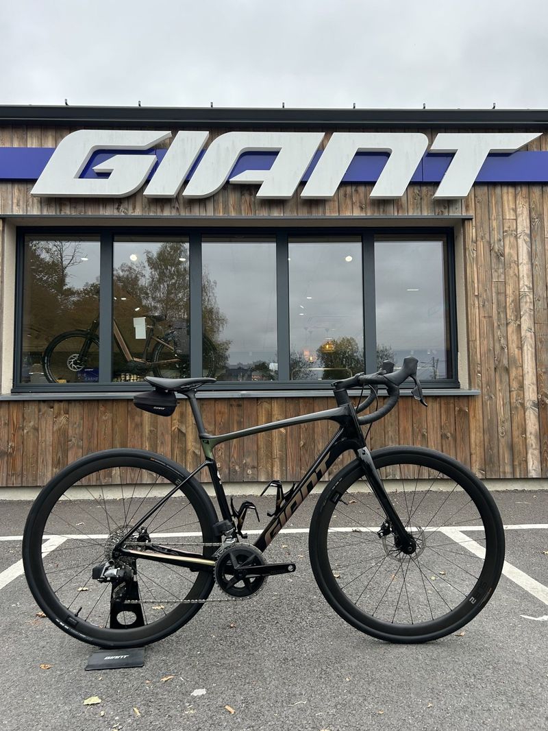 Giant Defy Advanced Pro 2 AXS 2023 2023 Road & Gravel d'occasion