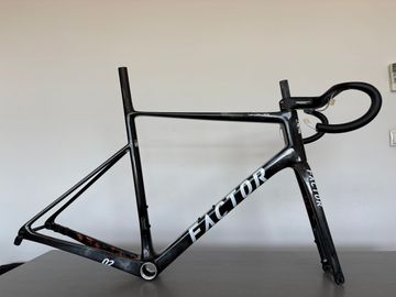 Tweedehands Factor NEW O2 VAM Frameset 2025 Road & Gravel — afbeelding 1 van 28