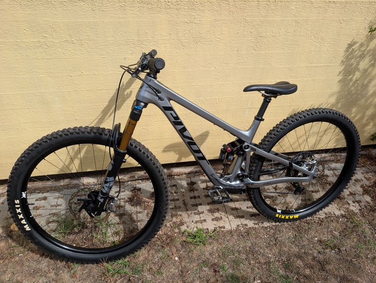 Tweedehands Pivot TRAIL 429 Pro XT/XTR 2023 2023 Mountainbike — afbeelding 2 van 6