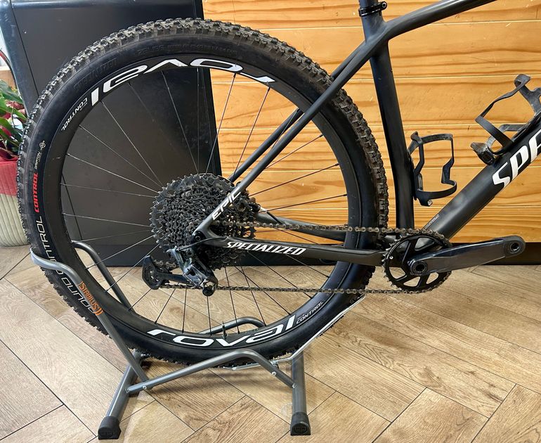 Used Specialized Epic Hardtail Expert 2022 2022 Mountainbike, Black, 29 — image 4 of 7