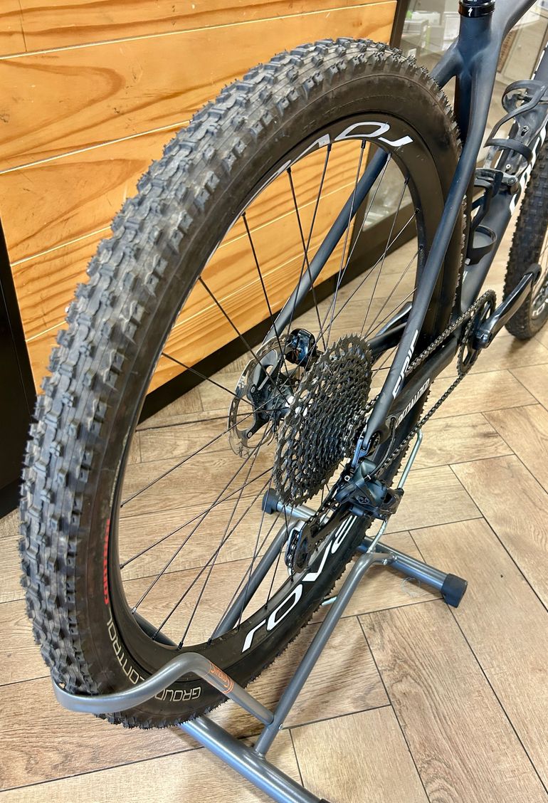 Used Specialized Epic Hardtail Expert 2022 2022 Mountainbike, Black, 29 — image 5 of 7