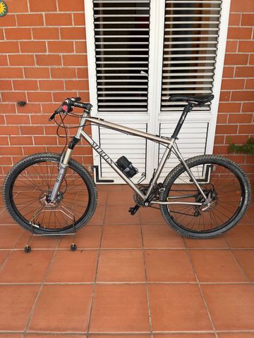 Used Merlin Custom Shimano XTR 2005 Mountainbike, Light Gray — image 1 of 6