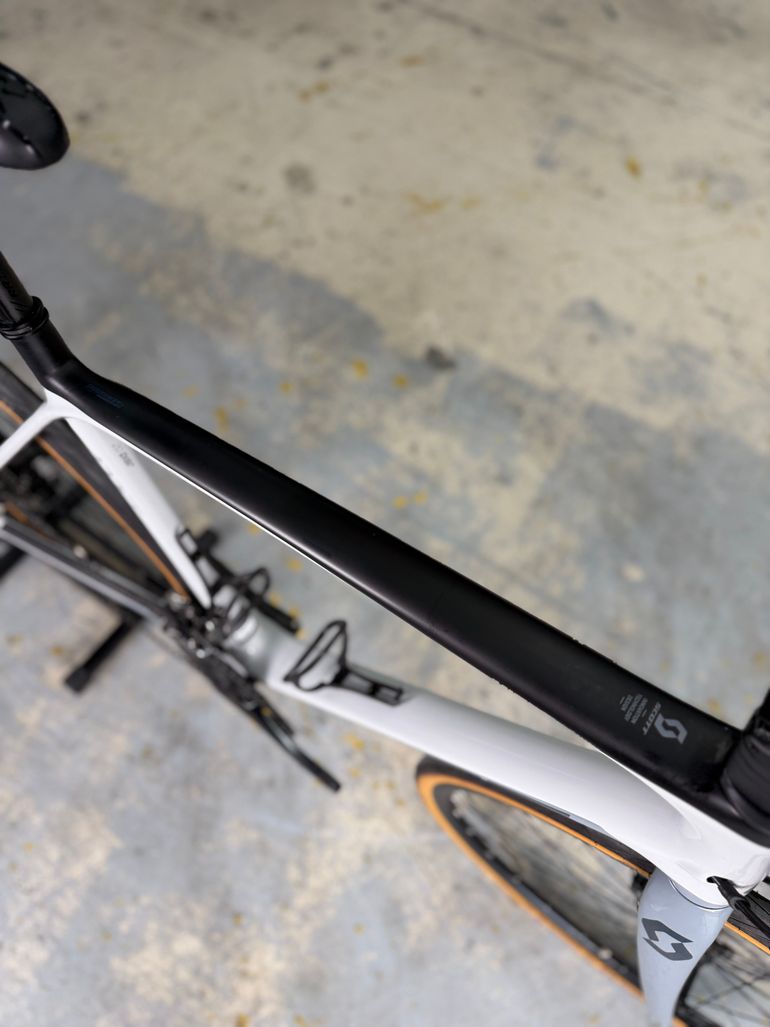 Scott Addict 20 disc 2020 2020 Road & Gravel usato, Grigio chiaro — immagine 10 di 19