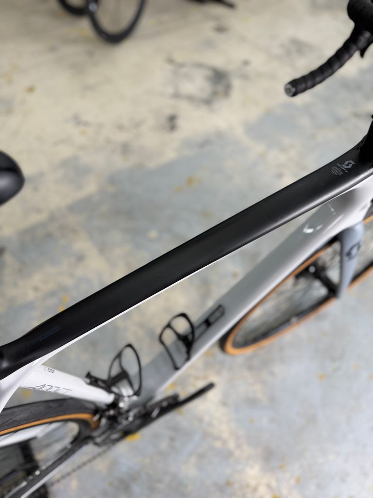 Scott Addict 20 disc 2020 2020 Road & Gravel usato, Grigio chiaro — immagine 11 di 19