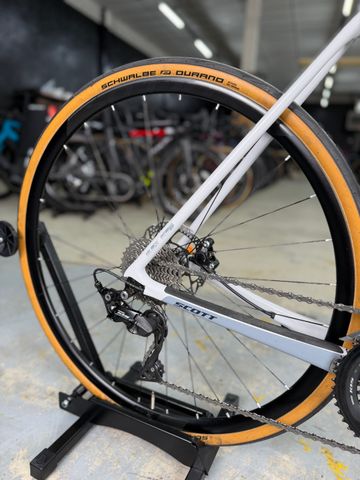 Scott Addict 20 disc 2020 2020 Road & Gravel usato, Grigio chiaro — immagine 7 di 19
