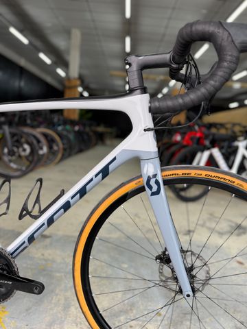Scott Addict 20 disc 2020 2020 Road & Gravel usato, Grigio chiaro — immagine 5 di 19