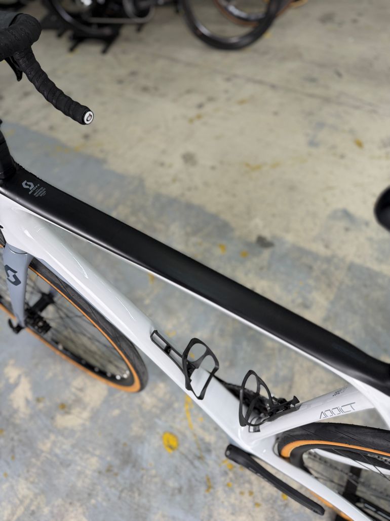 Scott Addict 20 disc 2020 2020 Road & Gravel usato, Grigio chiaro — immagine 18 di 19