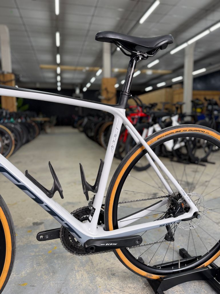 Scott Addict 20 disc 2020 2020 Road & Gravel usato, Grigio chiaro — immagine 15 di 19