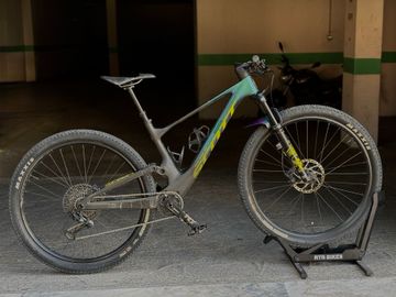 Used Scott Spark RC Comp 2024 2024 Mountainbike, Green, 29 — image 6 of 12
