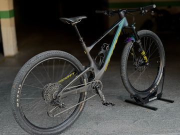 Used Scott Spark RC Comp 2024 2024 Mountainbike, Green, 29 — image 5 of 12