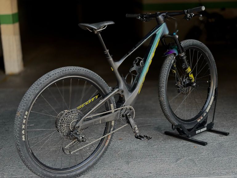 Used Scott Spark RC Comp 2024 2024 Mountainbike, Green, 29 — image 5 of 12