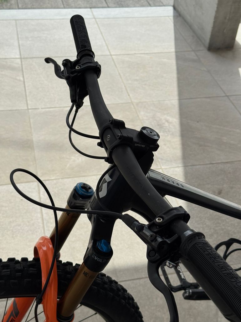 Used Scott Spark Custom 2022 Mountainbike, Black — image 10 of 12