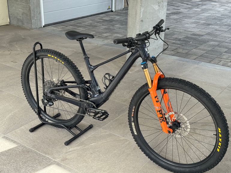 Used Scott Spark Custom 2022 Mountainbike, Black — image 2 of 12