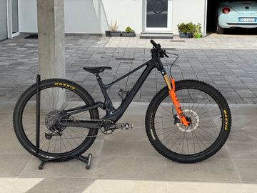Used Scott Spark Custom 2022 Mountainbike, Black — image 1 of 12