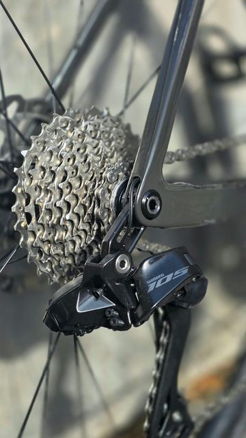 Scott Addict RC 40 2024 2024 Road & Gravel d'occasion — image 12 sur 16