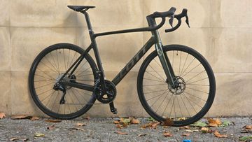 Scott Addict RC 40 2024 2024 Road & Gravel d'occasion — image 1 sur 16