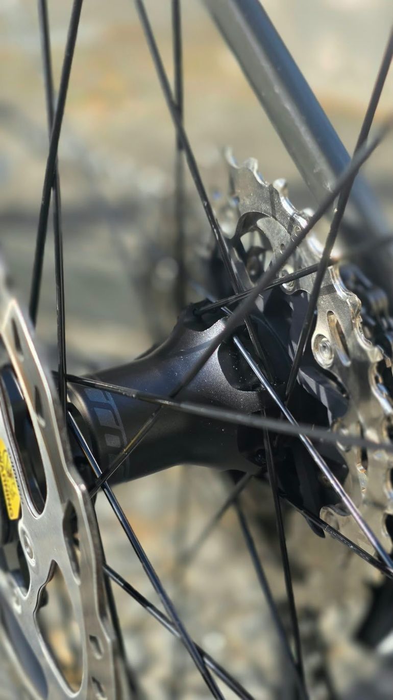 Scott Addict RC 40 2024 2024 Road & Gravel d'occasion — image 8 sur 16