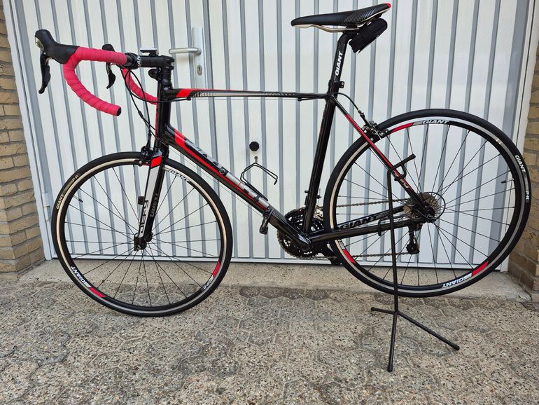 Giant Defy 1 2015 2015 Road & Gravel de segunda mano, Negro — imagen 2 de 5
