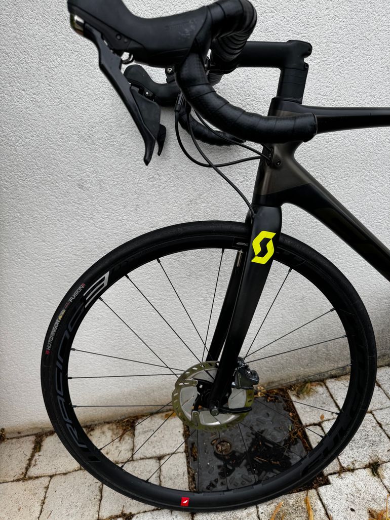 Scott Addict 10 disc 2019 2019 Road & Gravel usato, Nero — immagine 2 di 6