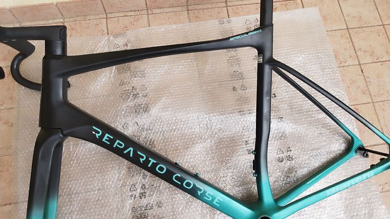 Bianchi Specialissima RC Durace Di2 2025 Frameset 2025 Road & Gravel usato, Verde — immagine 11 di 12