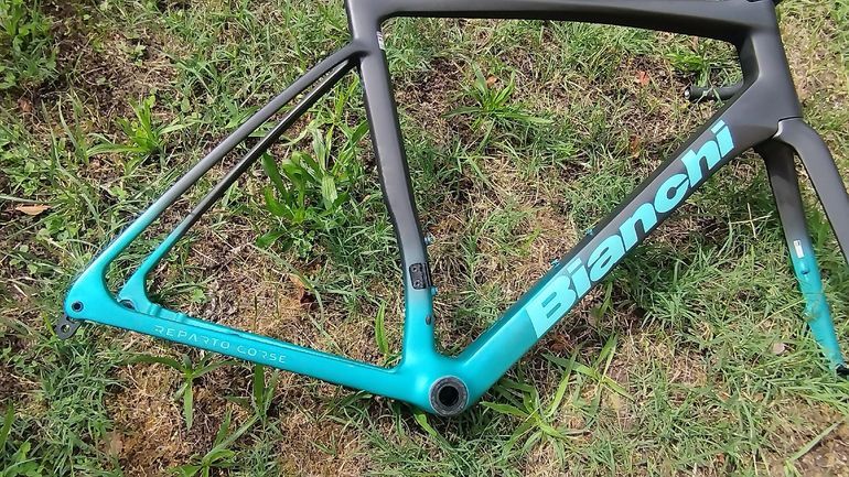 Bianchi Specialissima RC Durace Di2 2025 Frameset 2025 Road & Gravel usato, Verde — immagine 3 di 12