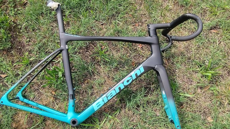 Bianchi Specialissima RC Durace Di2 2025 Frameset 2025 Road & Gravel usato, Verde — immagine 2 di 12
