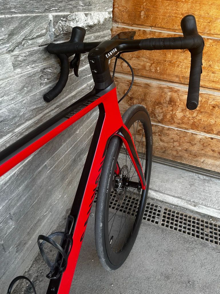 Używany Canyon Aeroad CF SLX Disc 9.0 LTD 2018 2018 Road & Gravel — zdjęcie 8 z 11