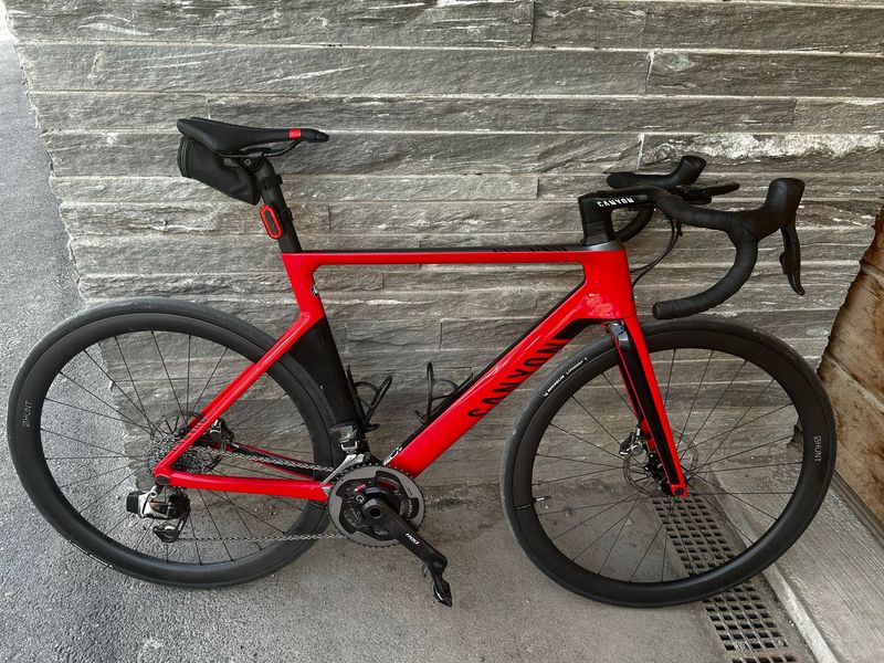 Použité Canyon Aeroad CF SLX Disc 9.0 LTD 2018 2018 Road & Gravel