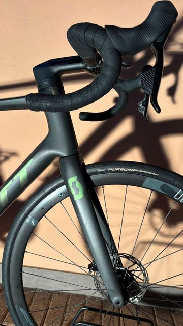 Použité Scott Addict RC 30 2022 2022 Road & Gravel — obrázek 4 z 6