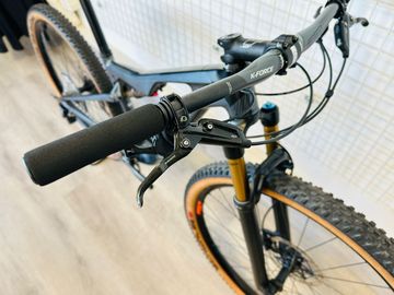 Used Orbea OIZ M-LTD 2020 2020 Mountainbike, Black — image 5 of 8