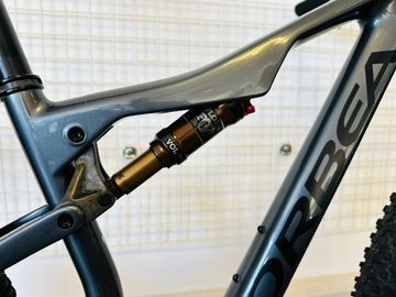Used Orbea OIZ M-LTD 2020 2020 Mountainbike, Black — image 4 of 8