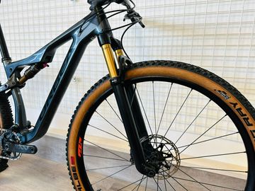 Used Orbea OIZ M-LTD 2020 2020 Mountainbike, Black — image 3 of 8