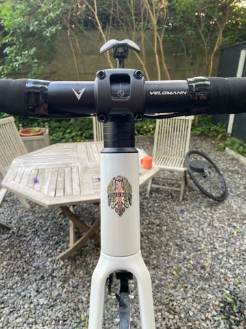 Used Bianchi Sprint 105 2025 2025 Road & Gravel, Light Gray — image 3 of 8