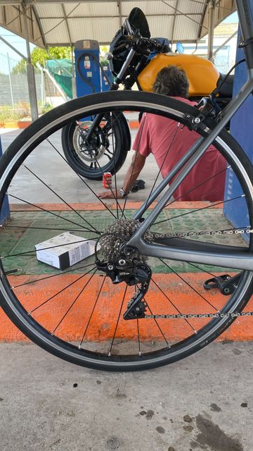 Scott Addict 10 2020 2020 Road & Gravel usato, Grigio chiaro — immagine 4 di 9