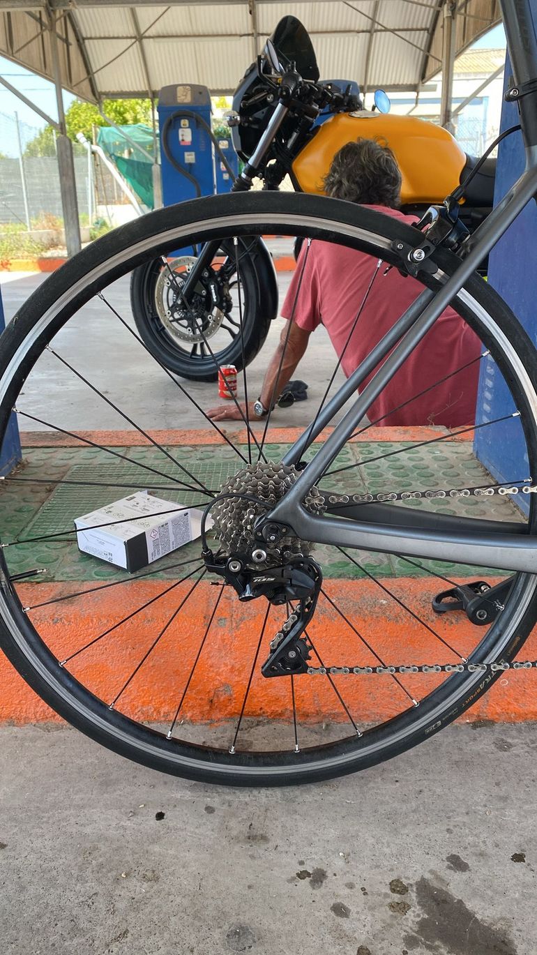 Scott Addict 10 2020 2020 Road & Gravel usato, Grigio chiaro — immagine 4 di 9